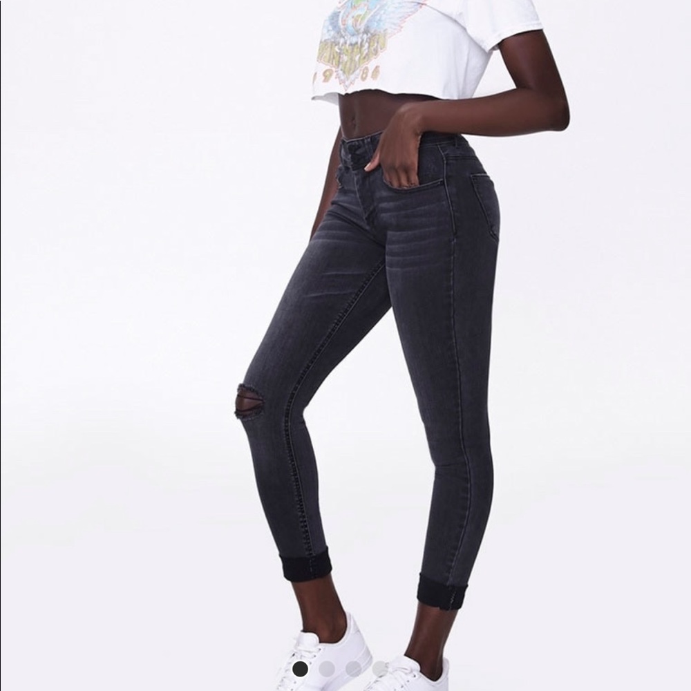 Black Cropped Jeans. Never worn. New with tags